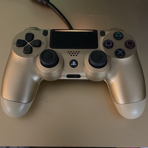 PlayStation 4 Limited Edition Slim Console in Gold 1TB with Controller - Picture 2 of 6